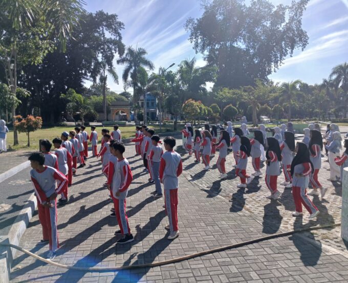 Penutupan Kegiatan MPLS 2025 SMA IT Bintang Sembilan di Taman Kota Selong: Momen Penuh Makna dan Kebersamaan
